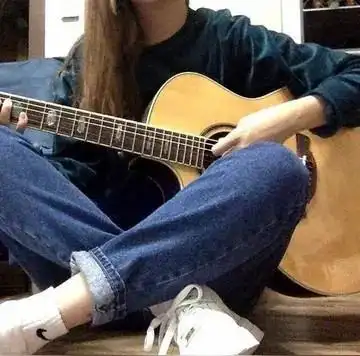 拿着吉他的女生头像_微信头像图片大全