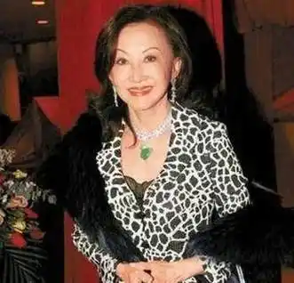 邵乔茵和林青霞长的一样对比照,她是几几年的多大了?