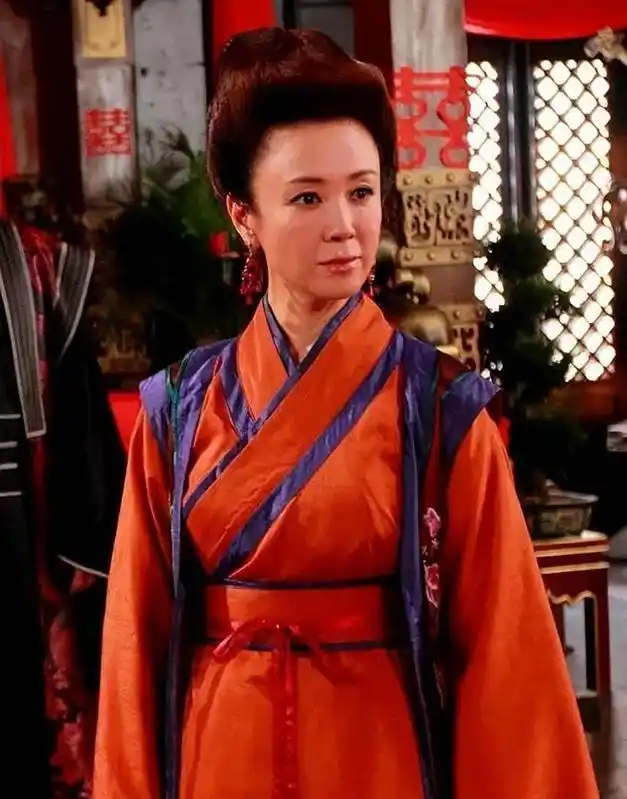 傅艺伟30岁独生儿子去世,死因疑曝光,网友不禁替她捏了一把汗