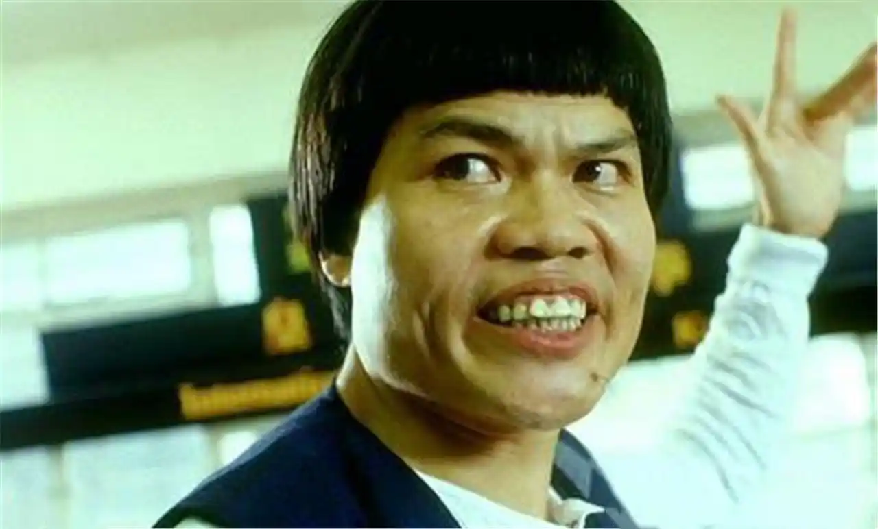 香港"丑星"叶竟生,成名后变富豪,千万家产被漂亮妻子挥霍一空_周星驰