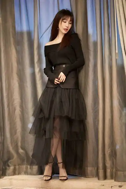 李菲儿"饱满"身材煞是迷人!