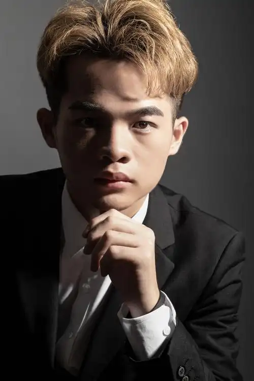 男士写真丨发型师形象照丨棚拍丨单灯丨广州约拍丨客片分享