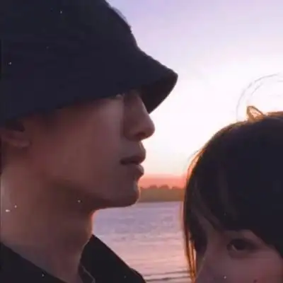 成熟情侣头像一左一右微信高清图片