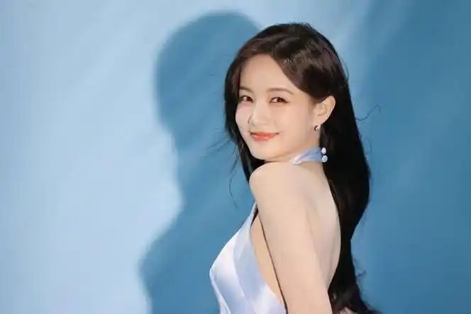 谁懂李一桐笑起来的感觉,温柔的氧气女神!