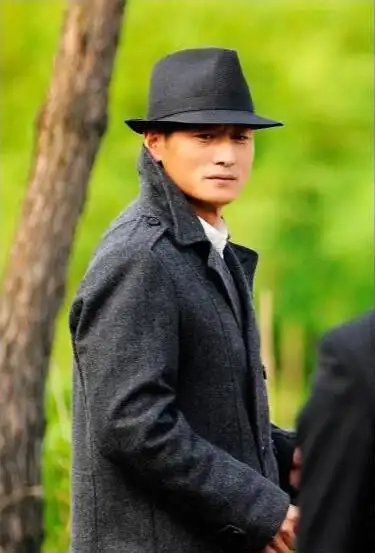 赵薇背后,5个男人串起了她的跌宕人生|叶茂青|范雨林|黄有龙|谢晋