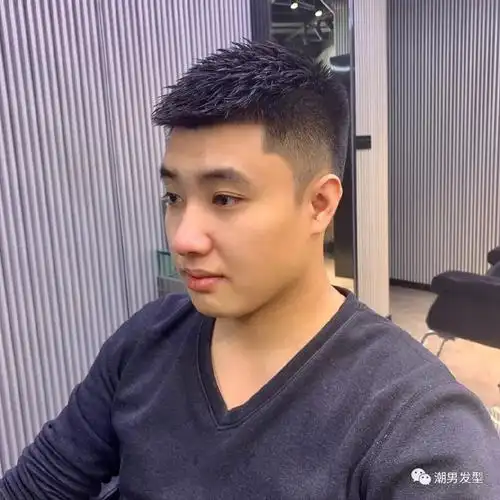 还在嫌弃自己的发型太普通吗?试试这3款,剪完酷帅显时髦!