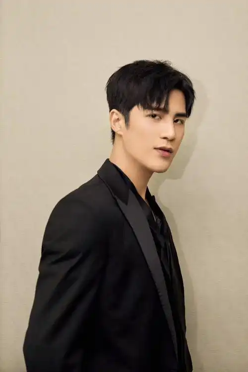 姜潮全新单曲《the key》即将上线 欲以温柔声线打开心灵之门