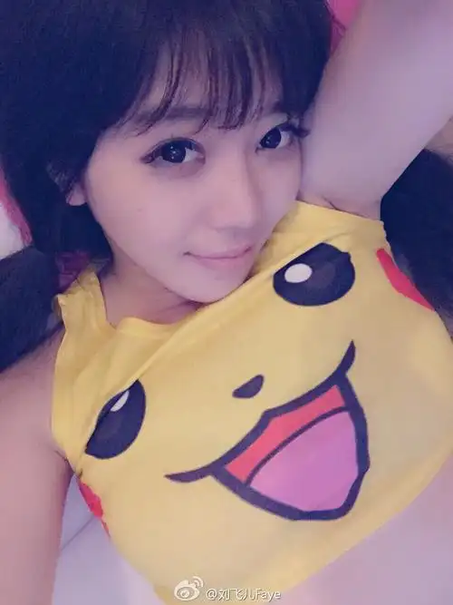 大胸女生怎么拍小清新照好看