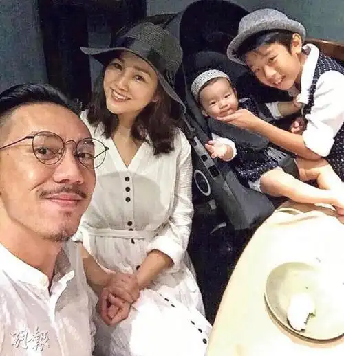 张继聪撰文称赞老婆谢安琪肯放下自己事业,承受怀胎10月之苦,无微不至