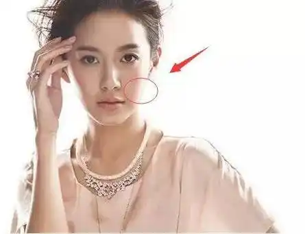 下巴尖细如锥子般的,这样的面相女人一般会婚姻不顺,并且晚年孤独