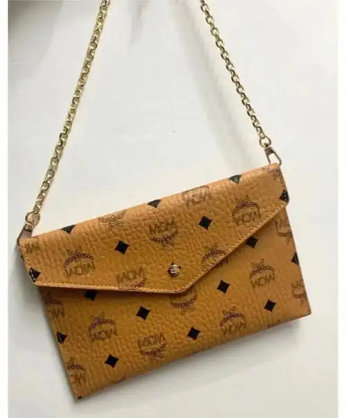 mcm手拿包这两个颜色都好好看