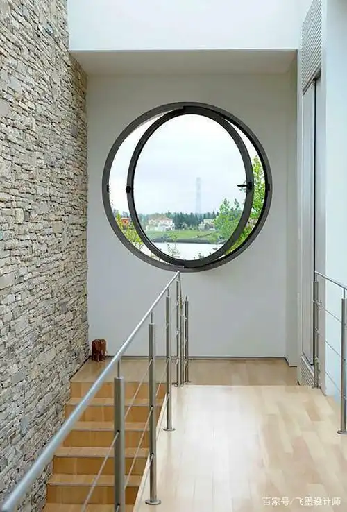 如今圆形窗才是大火,360度任意旋转,家里这样装,窝着不想出门