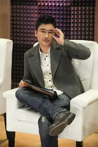 柳云龙声临其境献综艺首秀结巴配音神还原姜文