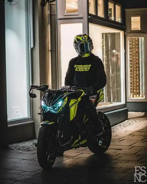 暗影武士来袭!川崎经典z800帅气改装展示