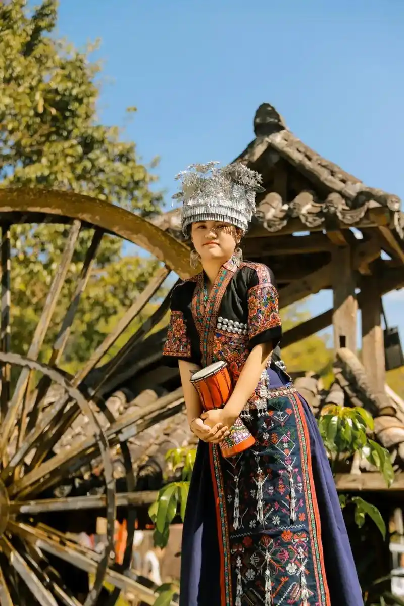 云南有个民族叫" 哈尼族搜 " 告诉你们几句哈尼话 吃饭叫" - 抖音