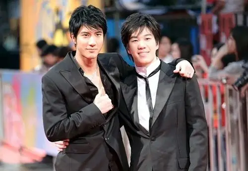 一个爹生的 明星兄妹美丑差太多