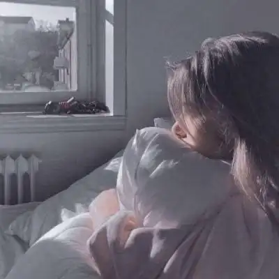 长发清新女生头像侧脸高清好看的侧脸头像女生清新自然长发图片