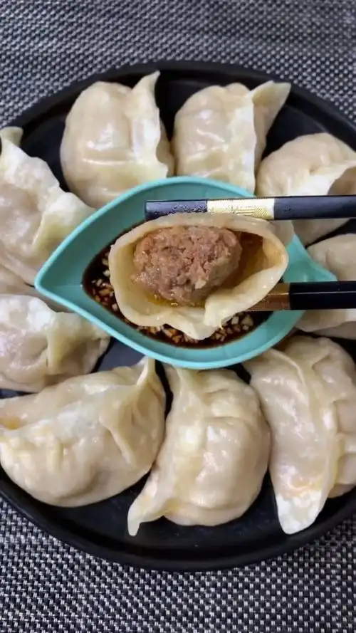 牛肉馅大蒸饺,刚好饭点到啦!