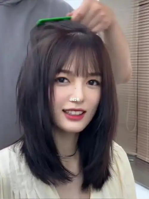 方脸大脸女生必剪显脸小发型减龄锁骨发