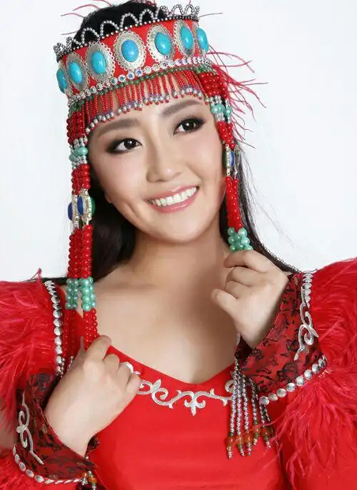 歌手格格和漂亮的蒙古族姑娘