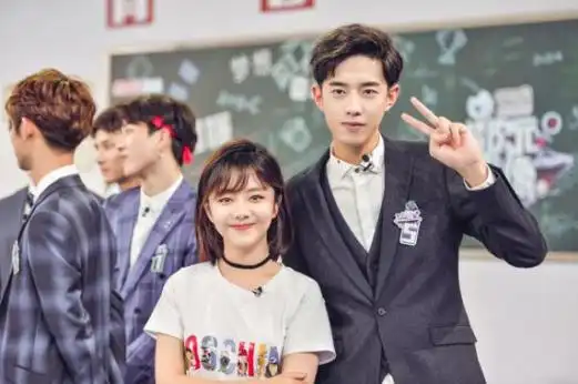 热打铁邀请了整个剧组参加,所以梁靖康参加的是快乐大本营20180526期