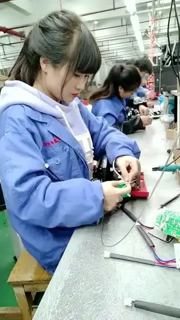 电子厂的打工妹!果然厂里的妹子最开放!
