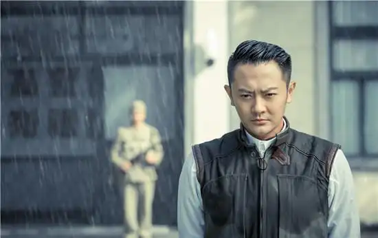 印小天拍雨戏[保存到相册]印小天《解密》雨戏剧照曝光[保存到相後]