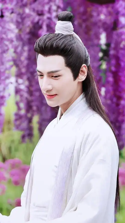 惊鸿一瞥的"白衣少侠":罗云熙演活了润玉,楚留香成经典