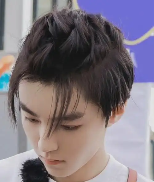 我最爱的发型没有之一后附三张凯猫猫#王俊凯青春无畏  #爱豆安利