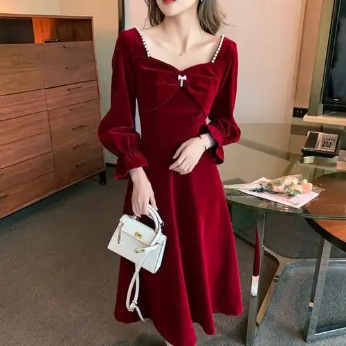 红色方领金丝绒连衣裙女2022新款秋冬裙子质感感修身气质长裙