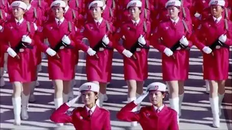 09年阅兵回顾:英姿飒爽的"女民兵方队"怎么看都是一条线