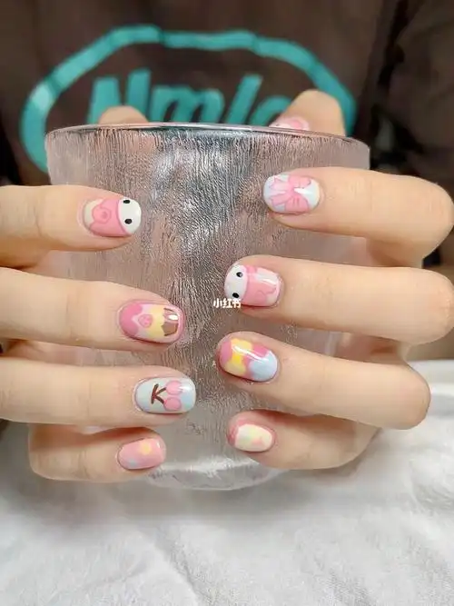 59r的美乐蒂手绘美甲