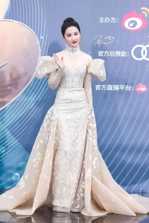 周也,朱一龙,谢霆锋,张婧仪,刘浩存,刘亦菲,王俊凯,周冬雨,欧阳娜娜