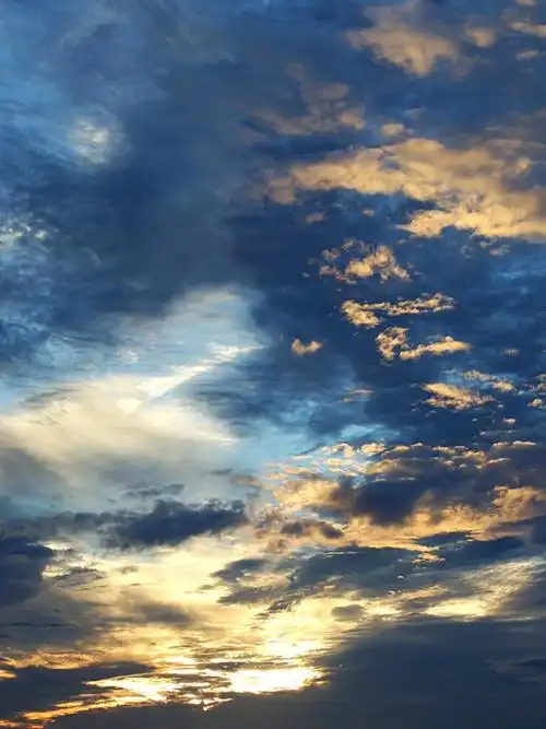 抬头看到的天空