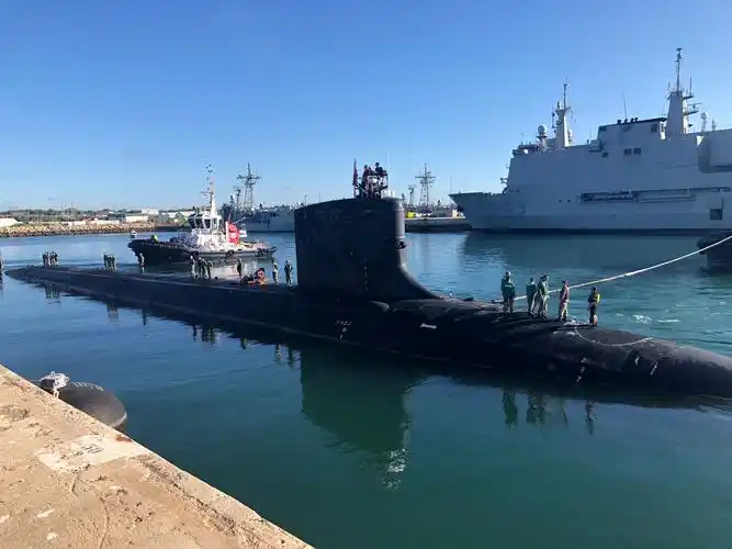 美国最机密核潜艇五年来首次公开现身