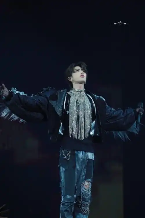 蔡徐坤2021个人巡回演唱会