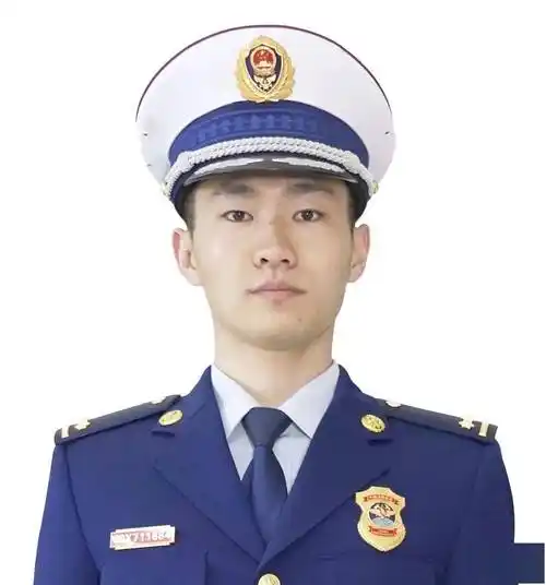 图解|最全消防员着装规范(含专职)_穿着_制式_领花
