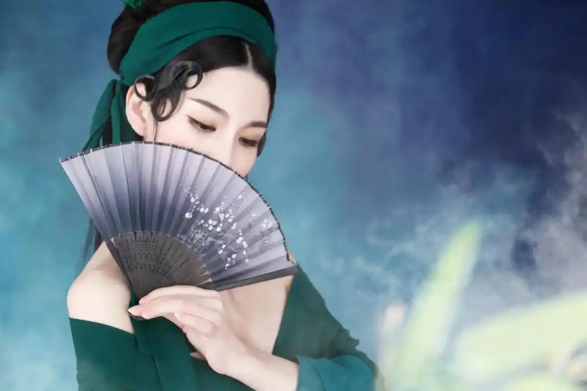 人生如此,浮生如斯 #古装 #小青#个人写真 - 抖音