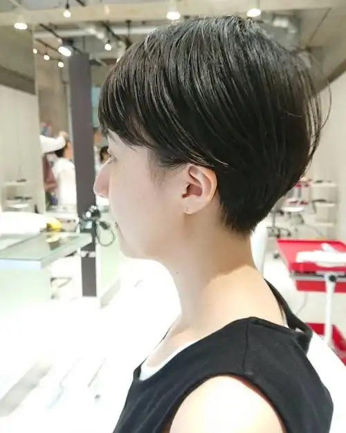 修饰脸型的露耳超短发,剪这样的短发,不打理也好看