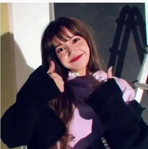 lisa粉丝入来领取lisa精美图