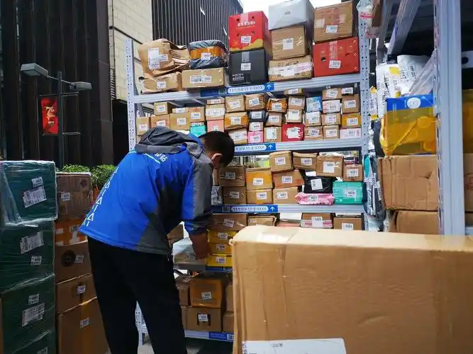 双11快递包裹多两岁半男孩自驾来取件