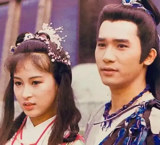 谩骂,恐吓信,威胁电话……"凭空出现"的黎美娴,自然成了粉丝心里的"