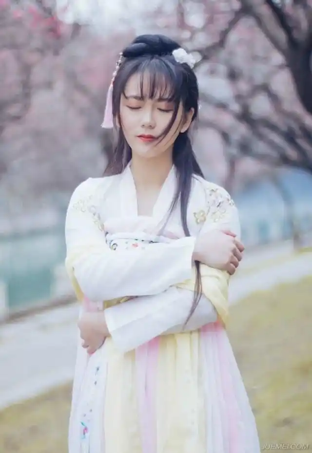 五官标致的古装美少女温馨甜美清秀迷人第6张图