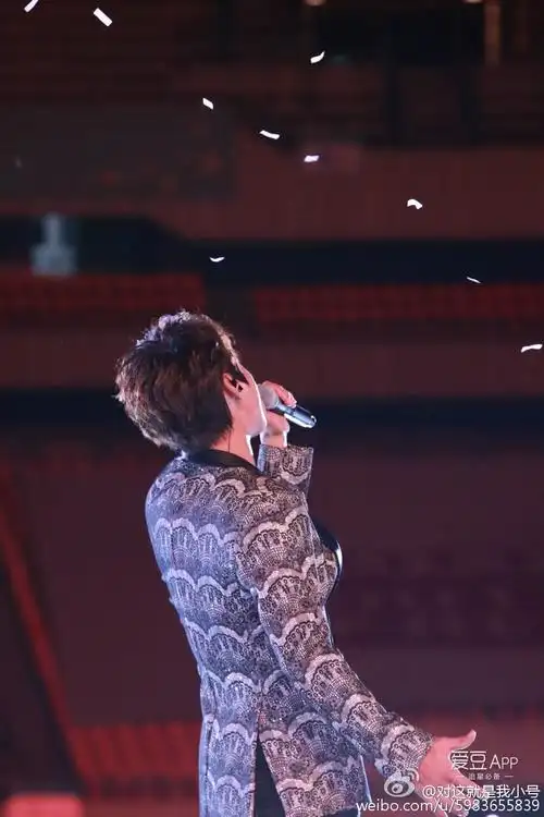 [黄致列][分享]161022 这个哥哥好温油!歌手大人背影杀来袭