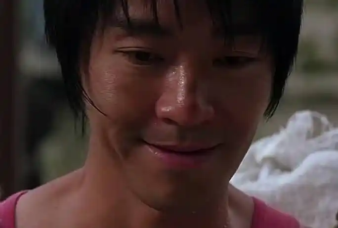 周星驰电影中的五个苦笑镜头,演技爆表让观众心疼!|周星驰|苦笑|星爷_