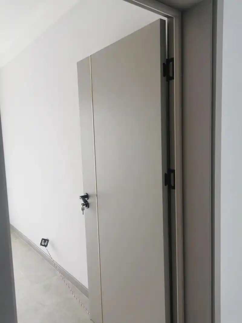 欧派卡其灰木门,想看颜色的可以参考 欧派卡其灰木门,想看颜色的可以