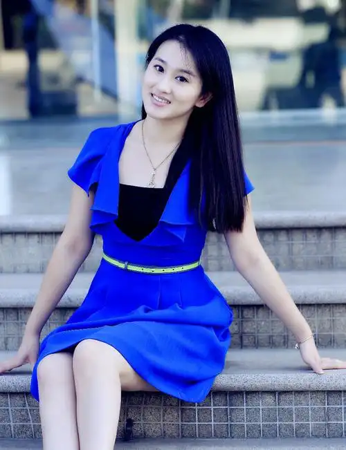 活给自己,笑给自己,演给自己,唱给自己!