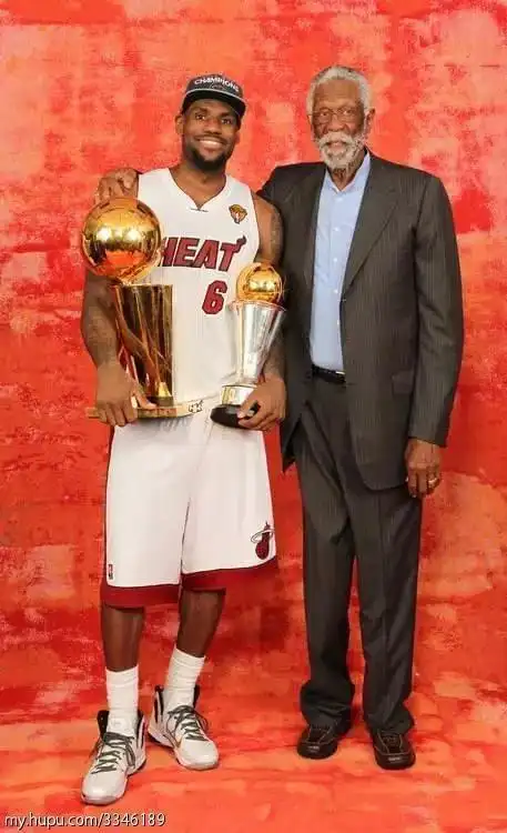 11左右.比尔拉塞尔身高2.