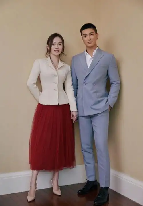 杜江一家出游被偶遇7岁嗯哼身高瞩目霍思燕再牵小女孩现身