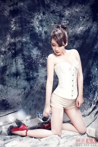 红火拳手,白冰剑客造型双惊艳(图)第二页|柳岩|奥运写真_中国服装网